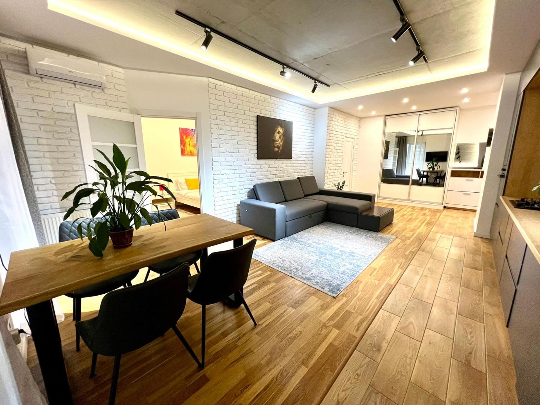Osapart Comfortable Apartment In A Complex Great Britain Львів Екстер'єр фото